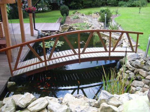 teichbruecke am Teich.JPG teichbruecke am Teich.JPG